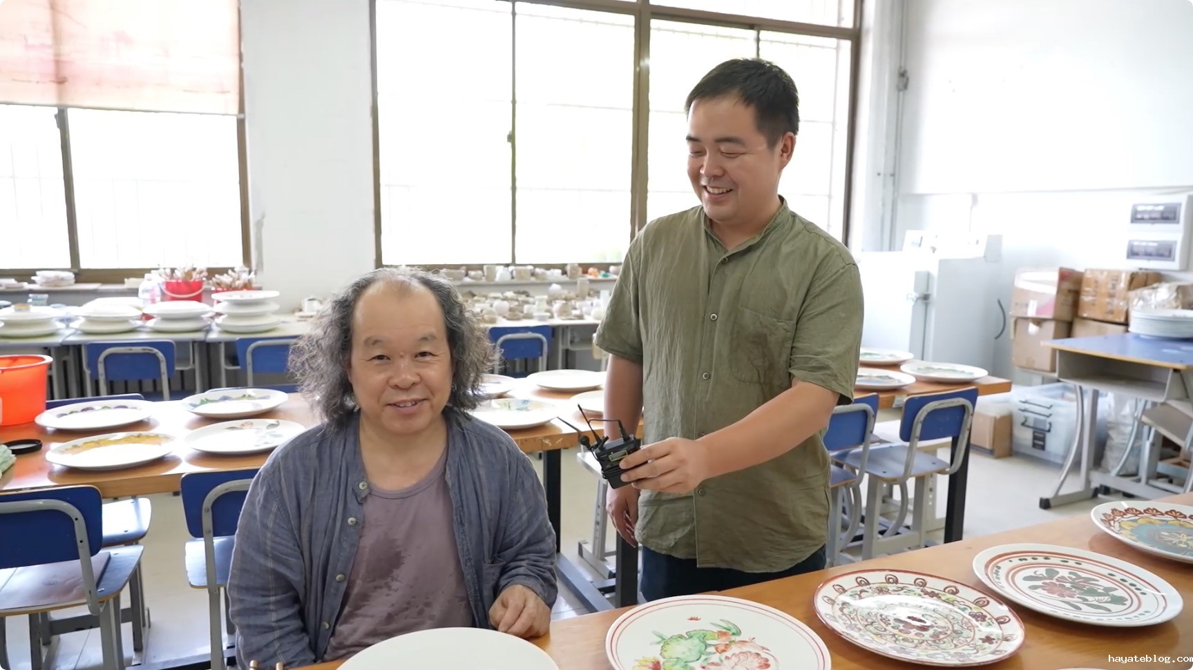 图片8：国家高级工艺美术师徐继忠（左）.jpeg